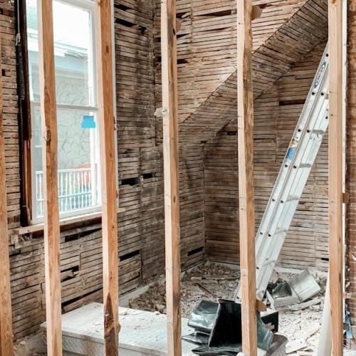 Remont domu z lat 70.: największe problemy i jak sobie z nimi poradzić